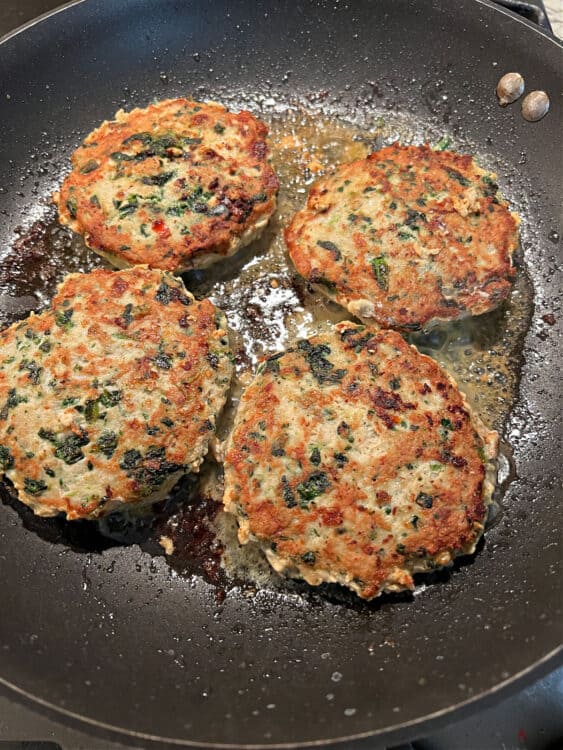 AMYLU SPINACH FETA CHICKEN BURGER